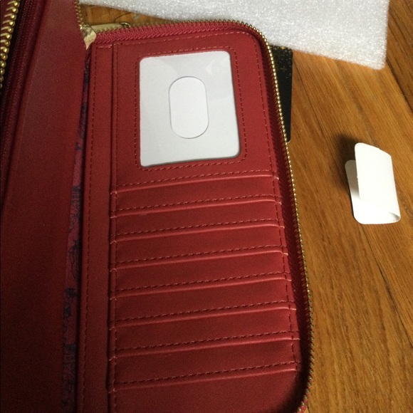 Loungefly Snow White wallet - Picture 7 of 10